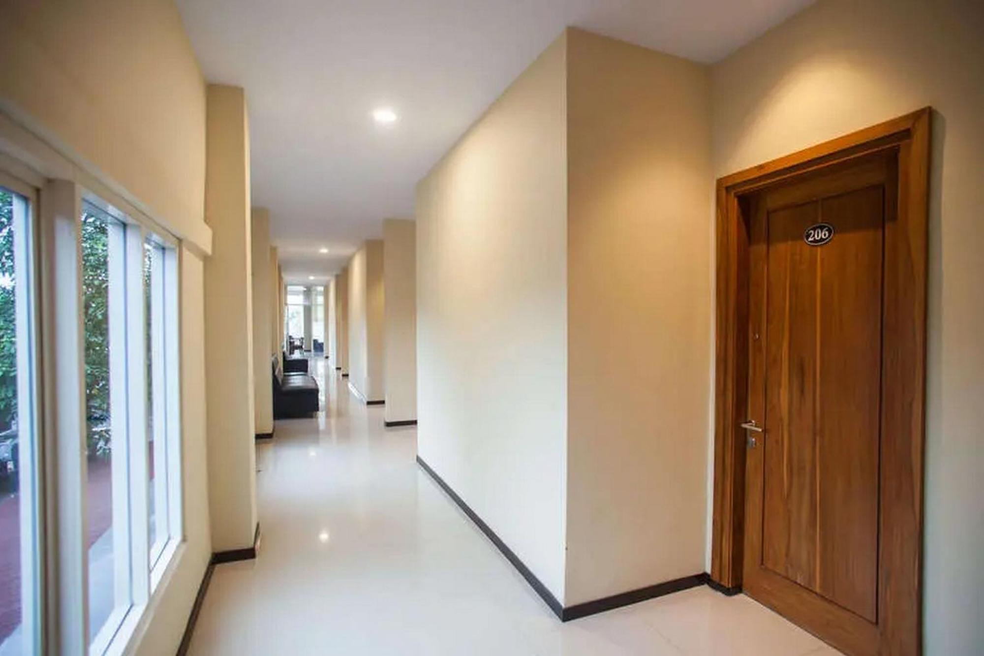 Reddoorz Premium @ Jalan Cengkeh Malang Hotel Luaran gambar
