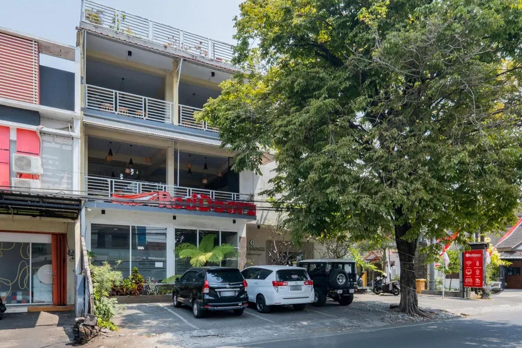 Reddoorz Premium @ Jalan Cengkeh Malang Hotel Luaran gambar
