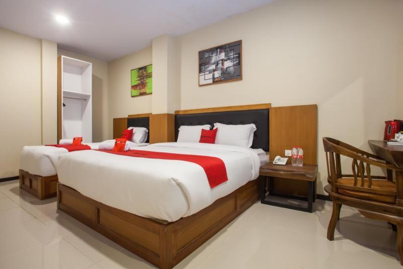 Reddoorz Premium @ Jalan Cengkeh Malang Hotel Bilik gambar